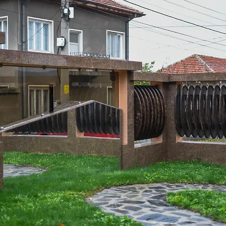 вила Gabi Penzion *